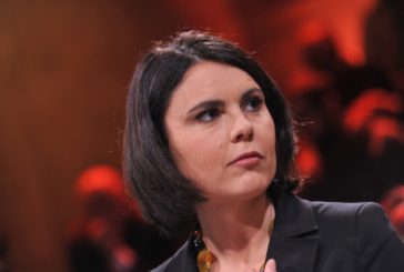 Simona Bonafè a San Gimignano domenica 4 luglio