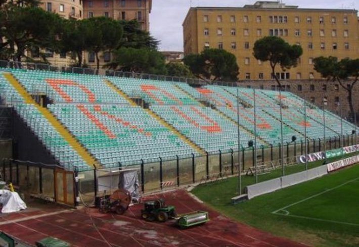 Valentini: “Quanto dura la proroga dei lavori allo stadio?”