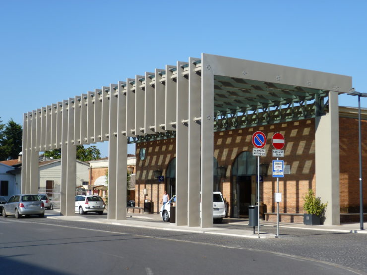 Danneggiati i locali della stazione di Chiusi: denunciati 5 minorenni