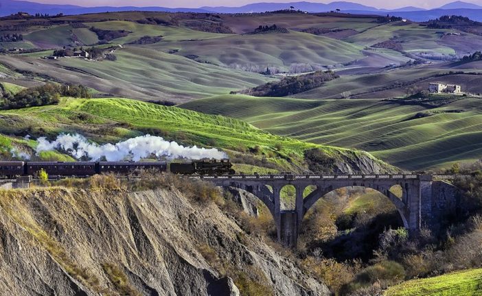 Ferrovia Val d’Orcia: 30 anni di Treno Natura tra immagini, ricordi ed emozioni