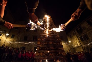 Ad Abbadia San Salvatore le ‘Fiaccole’ accendono il Natale