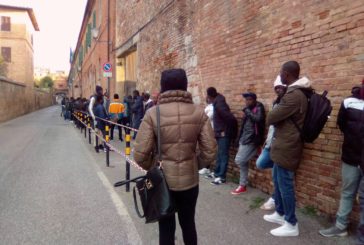 Lunghe file allo sportello immigrazione: il commento di Bindi e Camozzi