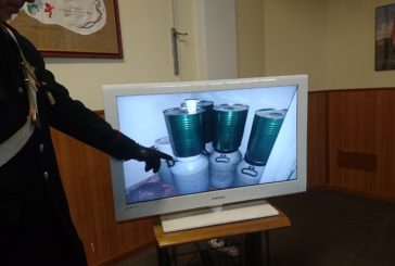 Rei di aver rubato olio e materiali agricoli: arrestati