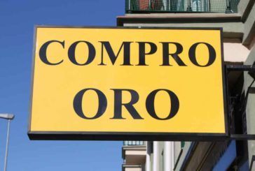 “Compro oro” denunciato per ricettazione: licenza sospesa