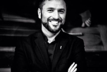 Al Saloncino, un tè all’Opera protagonista don Enrico Grassini