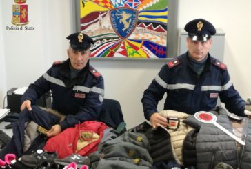 Vende abiti “taroccati”: straniero denunciato dalla Polizia