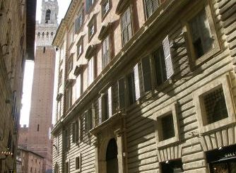 “Un altro pezzo di Siena se ne va”