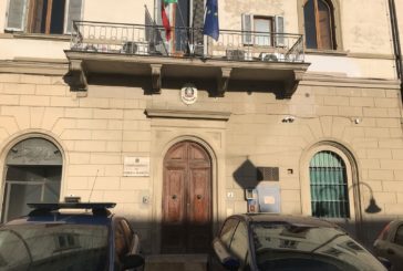 Dà in escandescenze e minaccia la Polizia: denunciato