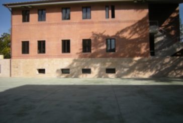 Basta accoglienza non regolata. Comune e parroco si incontrano