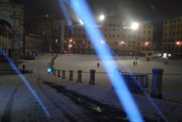 In panne a causa del ghiaccio: donna in dialisi soccorsa dalla Polizia