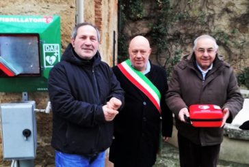 Installati defibrillatori a Petroio e Castelmuzio