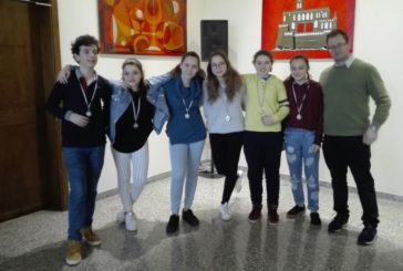 Allenare le mente e le relazioni sociali con il Bridge