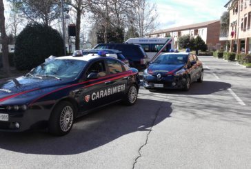 Tenta di uccidere l’ex moglie: bloccato dai vicini e dai Carabinieri