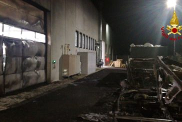 Camper distrutto dal fuoco a Isola d’Arbia