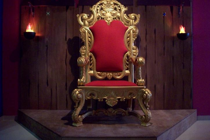 Como hacer un trono con una silla