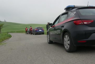 Maltrattamenti in famiglia: uomo tenta di scappare con i figli minori