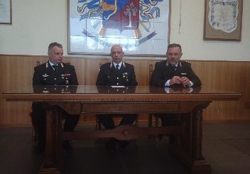 Genero “sgradito” ai genitori di lei: aggredito con l’acido