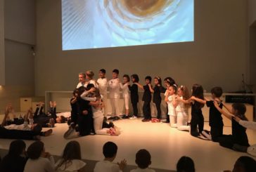 100 bambini della primaria di Gaiole a “A(t)traverso l’astrazione”