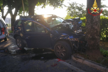 Chianciano: auto contro un albero. Morto il conducente