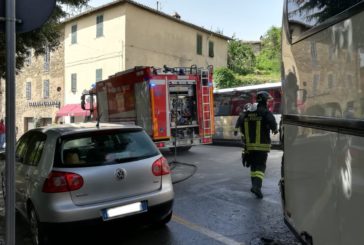 Bus di linea prende fuoco a Montalcino