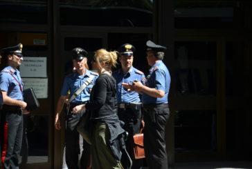 Acquista uno smartphone rubato: denunciato