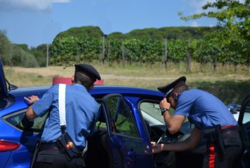 Esce di strada con l’auto rubata: soccorso e arrestato dai Carabinieri