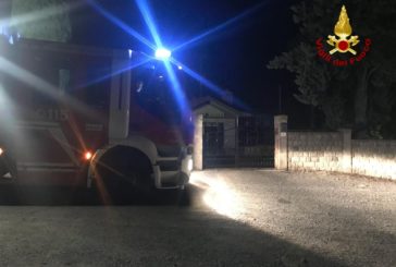 Poggibonsi: incendio di un mezzo meccanico nella notte