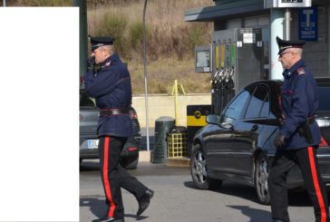 Fa il pieno gratis ma i Carabinieri lo “cuccano”