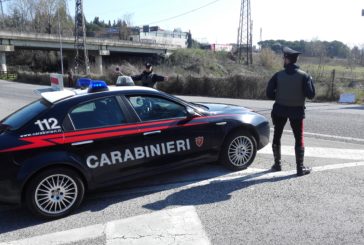 Trovati con coltelli proibiti: due uomini denunciati