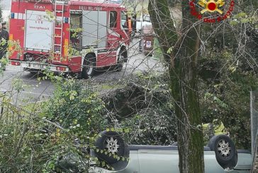 Gaiole: 90enne si rovescia in un fosso con l’auto e muore