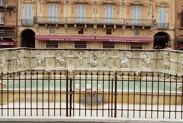 Lotta al cancro al polmone, Fonte Gaia si illumina di bianco