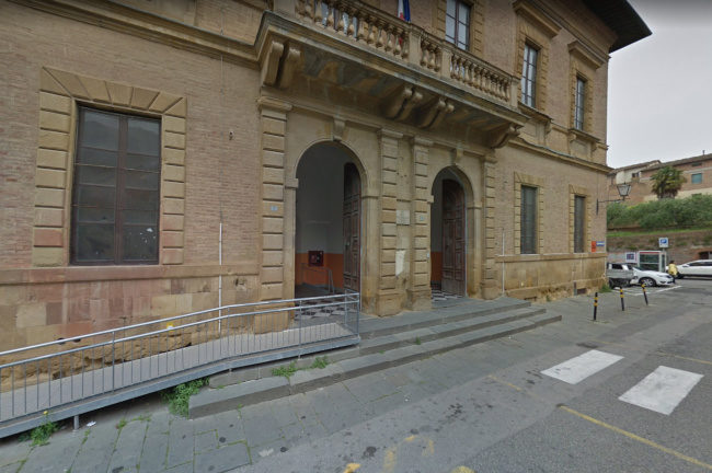 Giornata della Memoria: corona per le sorelle Nissim alla lapide della scuola “Saffi”