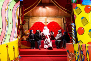 A Siena Babbo Natale invita i bambini delle Contrade a visitare il suo regno