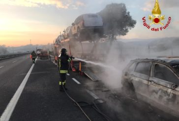 Auto a fuoco su una bisarca in A1