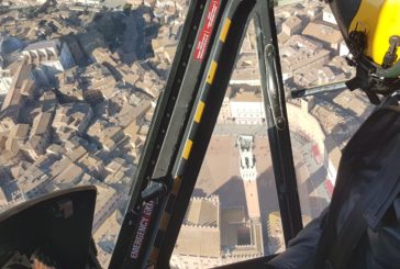 La Guardia di Finanza in volo su Siena