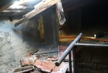 Crolla parzialmente un terratetto a Colle Valdelsa