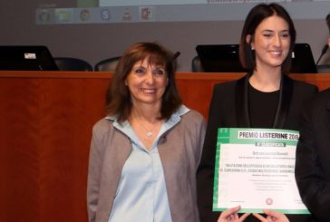 Studentessa Unisi vince un premio per la tesi sull’igiene dentale