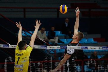 Suicidio Siena a Bari: Castellana Grotte vince al tie break