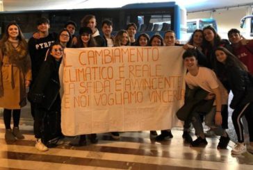 Gli studenti del Roncalli alla marcia Global Strike per il clima