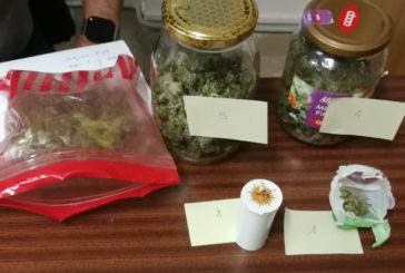 Spaccio di droga sui bus scolastici. Arrestato un ventenne valdelsano