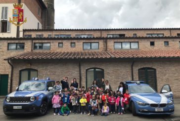 La Polizia Stradale incontra i bimbi della materna di Asciano