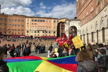 Il presidio delle insegnanti degli asili comunali