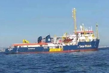 SEA WATCH DAVANTI PORTO LAMPEDUSA, SALVINI "EQUIPAGGIO VA ARRESTATO"