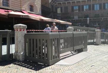 Il sindaco De Mossi spiega l’origine dei cancelli in piazza