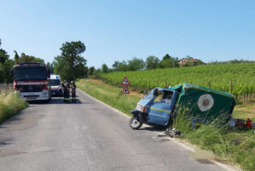 Ape si rovescia tra Montepulciano Stazione e Acquaviva: due feriti