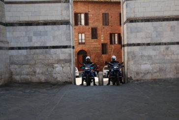 Le “Nibbio” della Polizia di Stato in azione nel centro di Siena