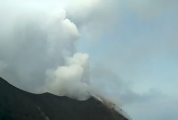 ESPLOSIONI SUL VULCANO STROMBOLI, PAURA PER TURISTI E ABITANTI