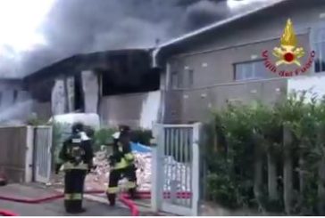 INCENDIO IN UN DEPOSITO DI RIFIUTI SPECIALI NEL MILANESE