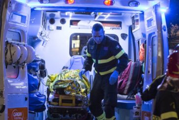 AUTO SI RIBALTA SU A29, MORTO 13ENNE FERITI PADRE E FRATELLO