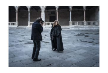 "CERCANDO GIULIETTA", IL CALENDARIO PIRELLI SVELA IL BACKSTAGE